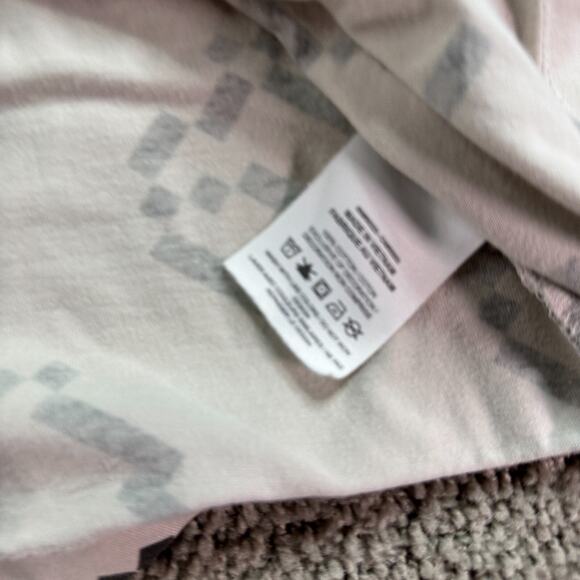 Nike Hoops Shirt Mens Medium Beige 8 Bit Digital Short Sleeve Yellow Swoosh FLAW - Picture 7 of 15